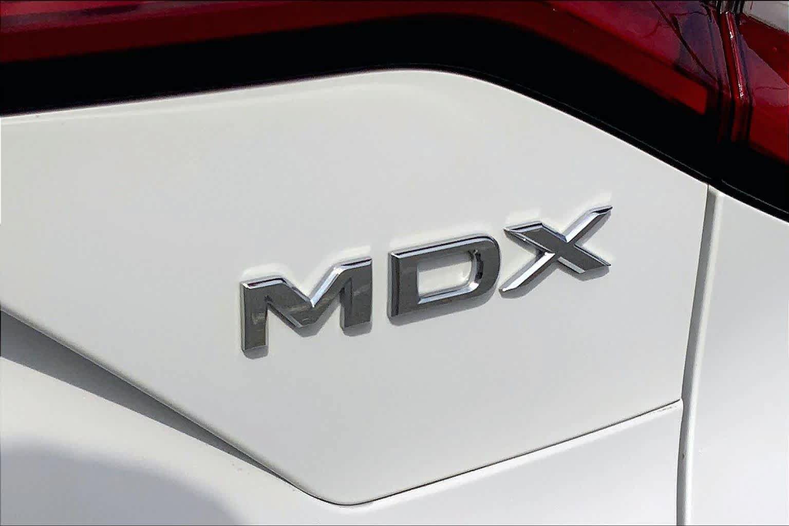 Used 2023 Acura MDX SH-AWD w/ Technology Package image 18