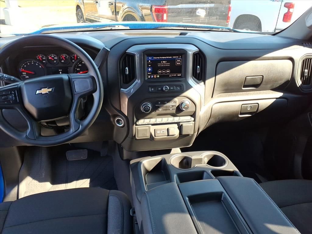 Used 2025 Chevrolet Silverado 1500 Custom image 12