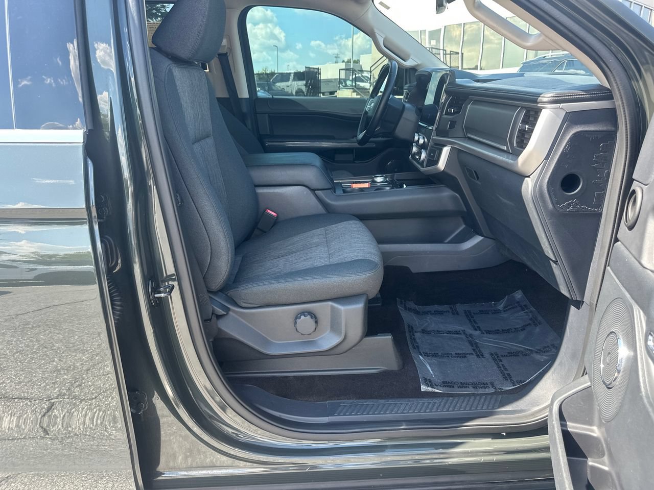 Certified 2022 Ford Expedition XLT RWD image 15