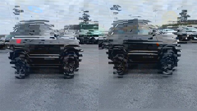 Used 2018 Jeep Grand Cherokee Laredo image 9