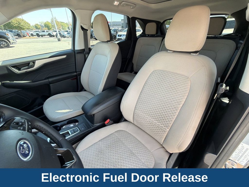 Certified 2022 Ford Escape SE w/ SE Sport Appearance Package FWD image 11