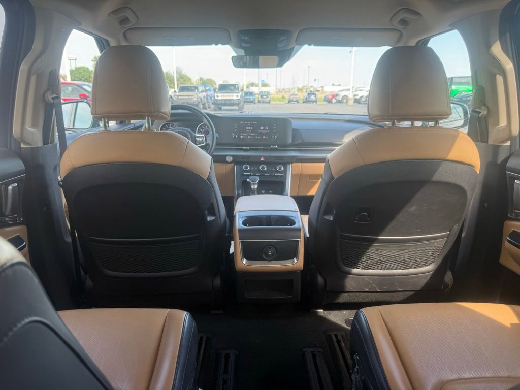 Used 2024 Kia Carnival LX FWD image 36