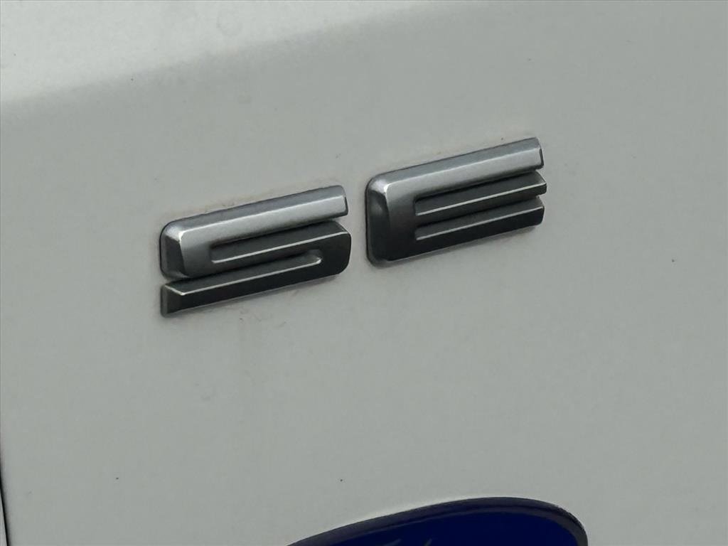 Certified 2022 Ford Escape SE w/ SE Sport Appearance Package image 15