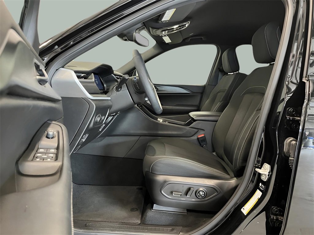 Used 2024 Jeep Grand Cherokee L Laredo image 18