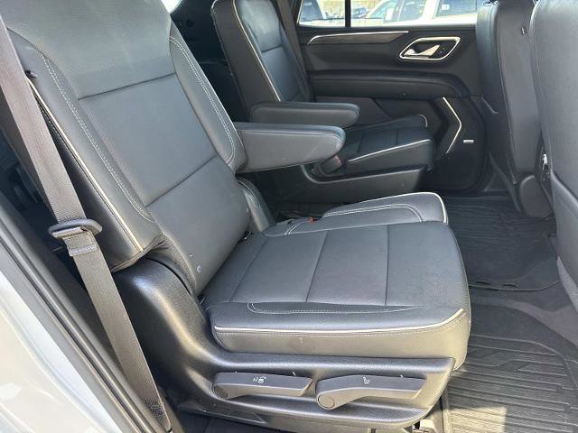 Used 2022 GMC Yukon SLT w/ SLT Premium Package image 12