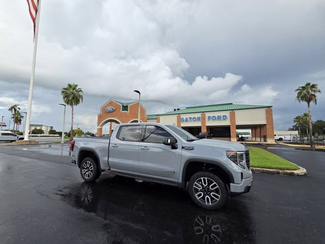 Used 2024 GMC Sierra 1500 AT4 w/ Technology Package AWD/4WD image 2