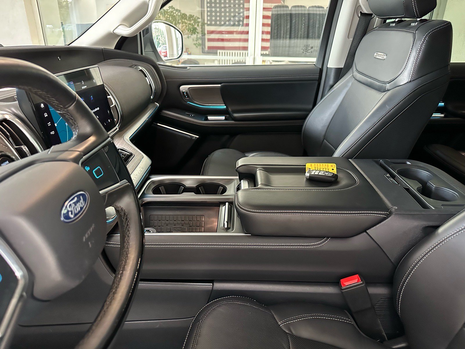 Certified 2025 Ford Expedition Max Platinum w/ Driver's Package AWD/4WD image 21
