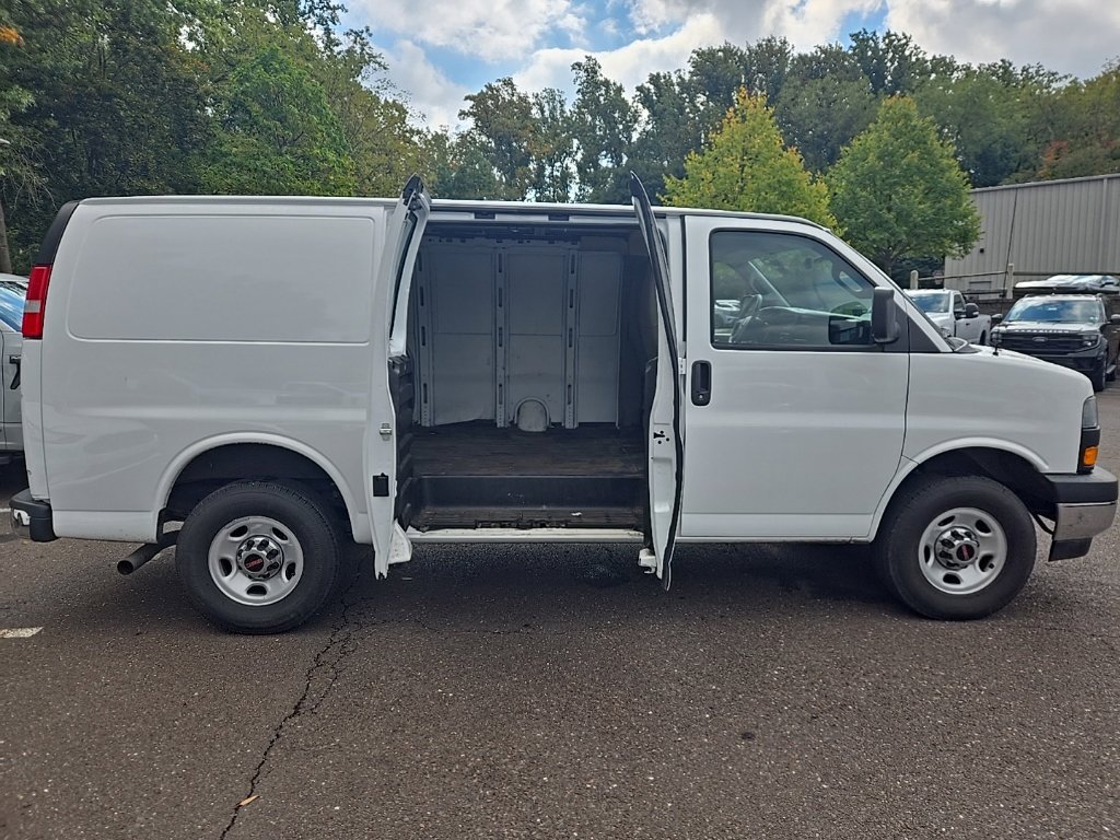 Used 2024 GMC Savana 3500 w/ Driver Convenience Package RWD image 9