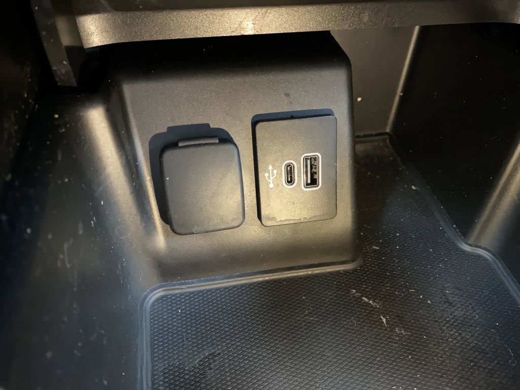 Certified 2025 Ford Explorer ST-Line w/ Premium Package image 31