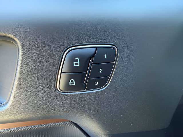 Certified 2025 Ford Bronco Sport Outer Banks w/ Outer Banks Tech Package+ AWD/4WD image 22