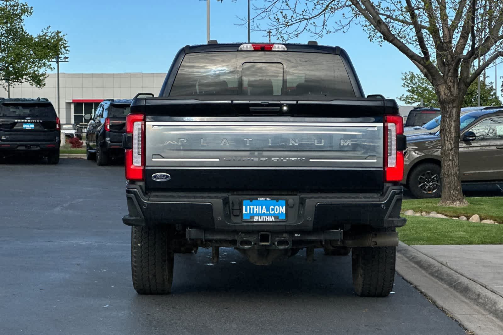 Certified 2024 Ford F350 Platinum w/ FX4 Off-Road Package AWD/4WD image 4
