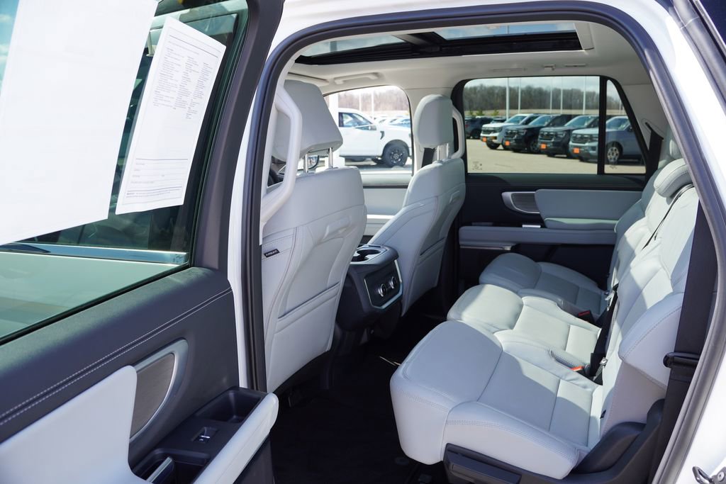 Certified 2025 Ford Expedition Max Platinum image 17
