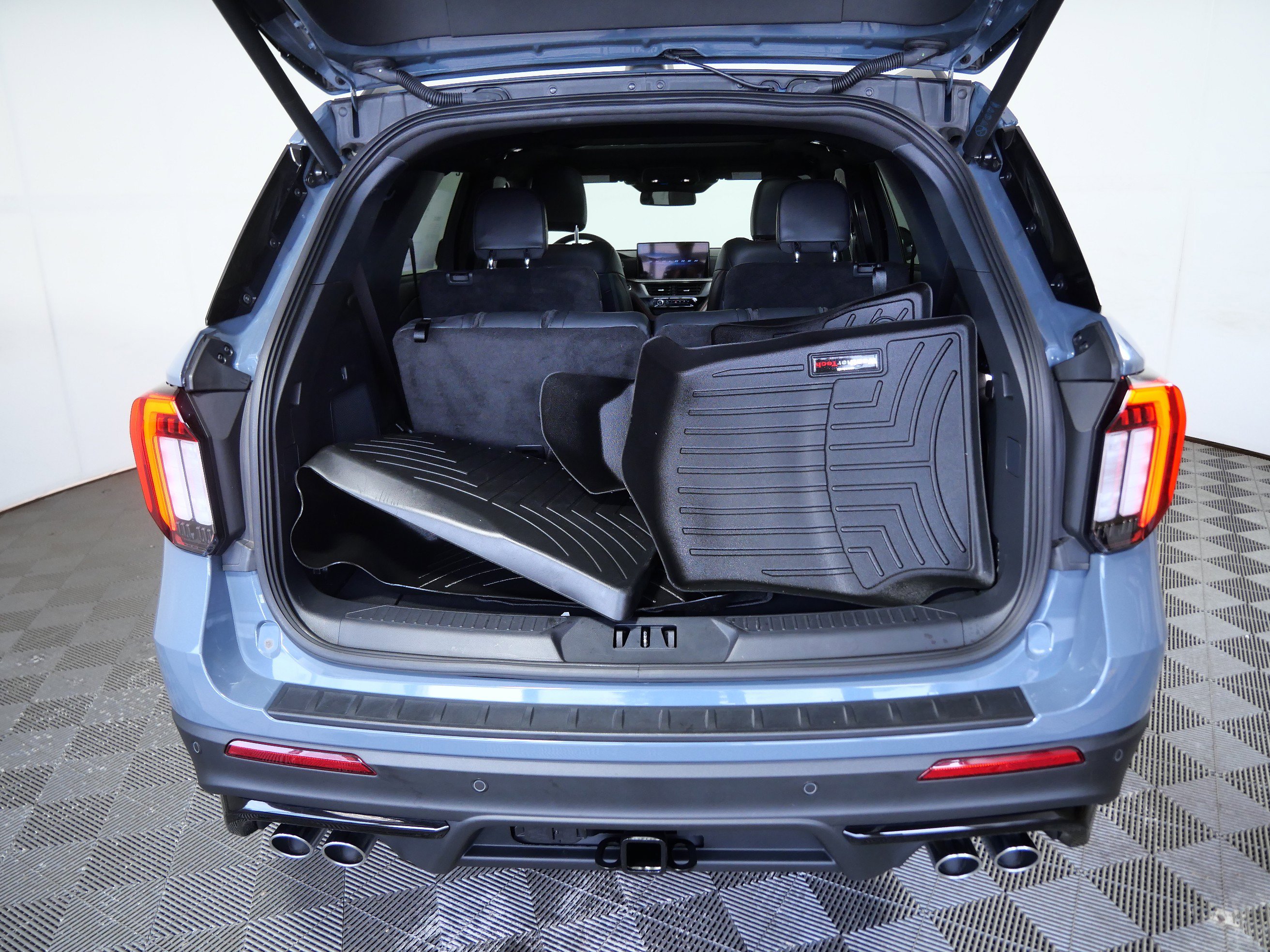Certified 2025 Ford Explorer ST AWD/4WD image 10