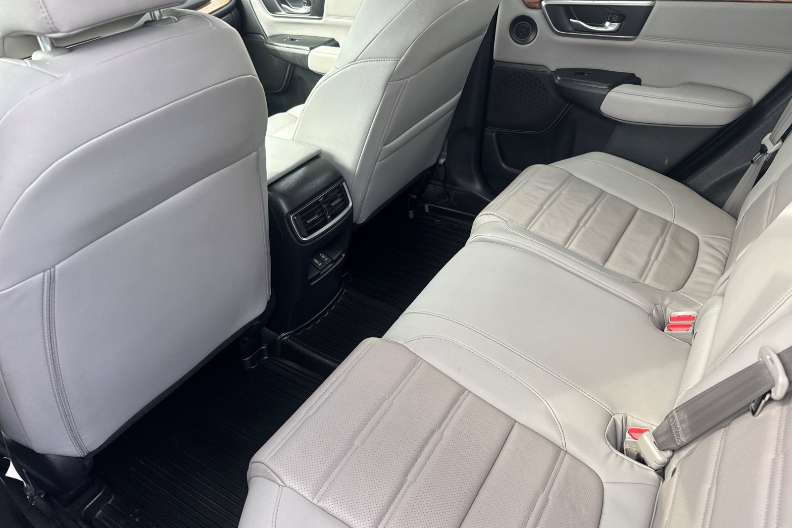 Used 2018 Honda CR-V Touring image 13
