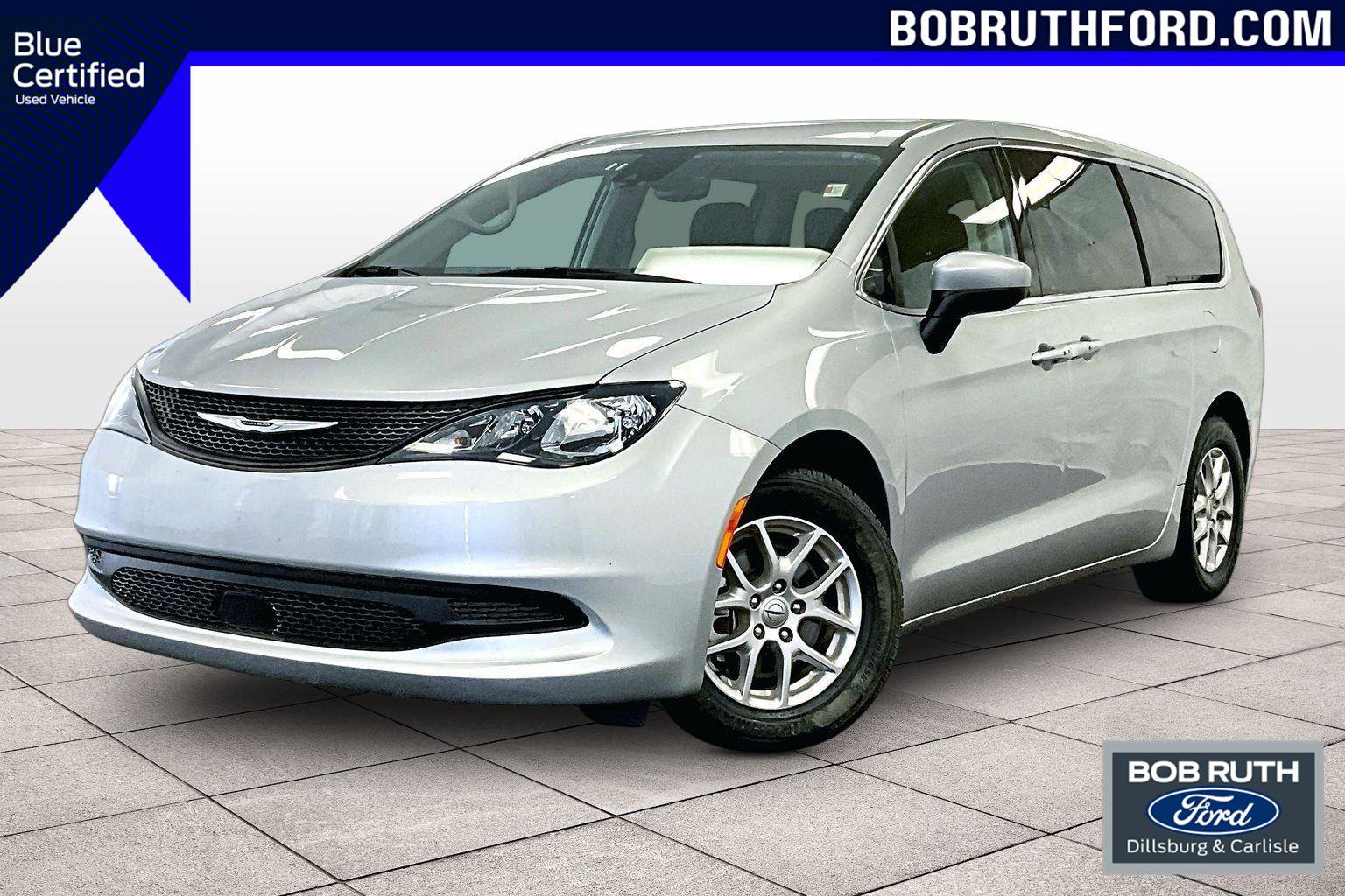 Used 2023 Chrysler Voyager LX image 1