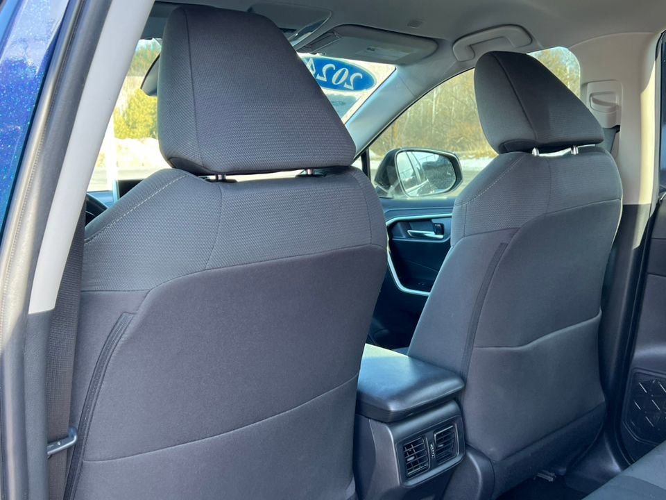 Used 2024 Toyota RAV4 XLE image 33