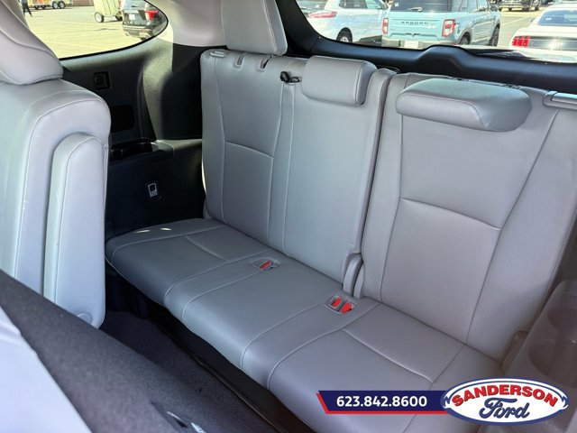 Used 2021 Toyota Highlander XLE AWD/4WD image 18