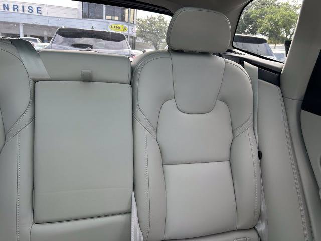 Used 2023 Volvo XC60 B5 Ultimate w/ Climate Package AWD/4WD image 14