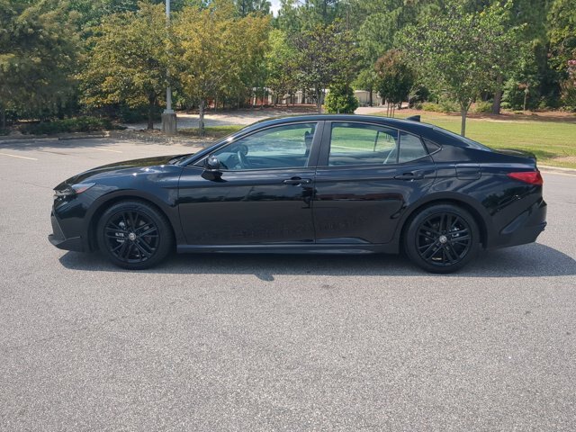 Used 2025 Toyota Camry SE w/ Convenience Package FWD image 7