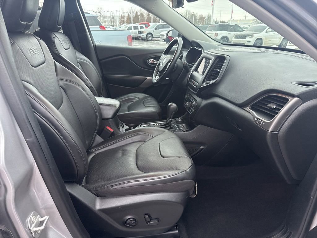 Used 2021 Jeep Cherokee Latitude Lux image 45