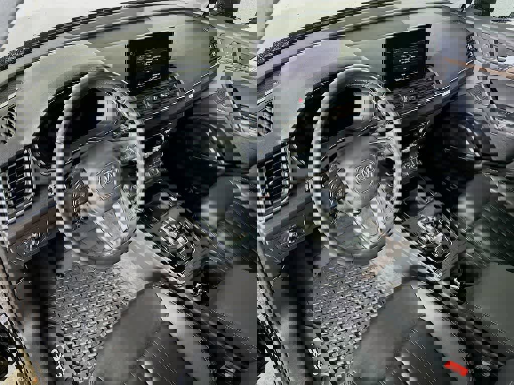 Used 2023 Audi Q5 2.0T Premium Plus w/ Premium Plus Package image 2