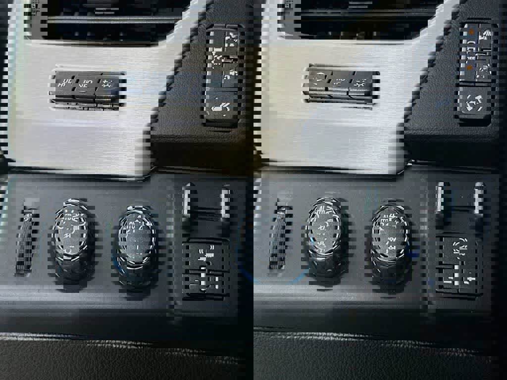 Used 2019 GMC Yukon Denali w/ Open Road Package image 27