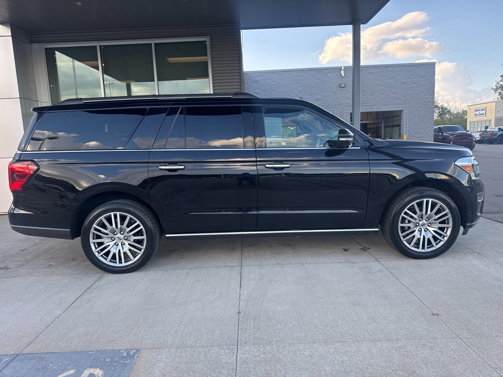 Certified 2022 Ford Expedition Max Limited image 2