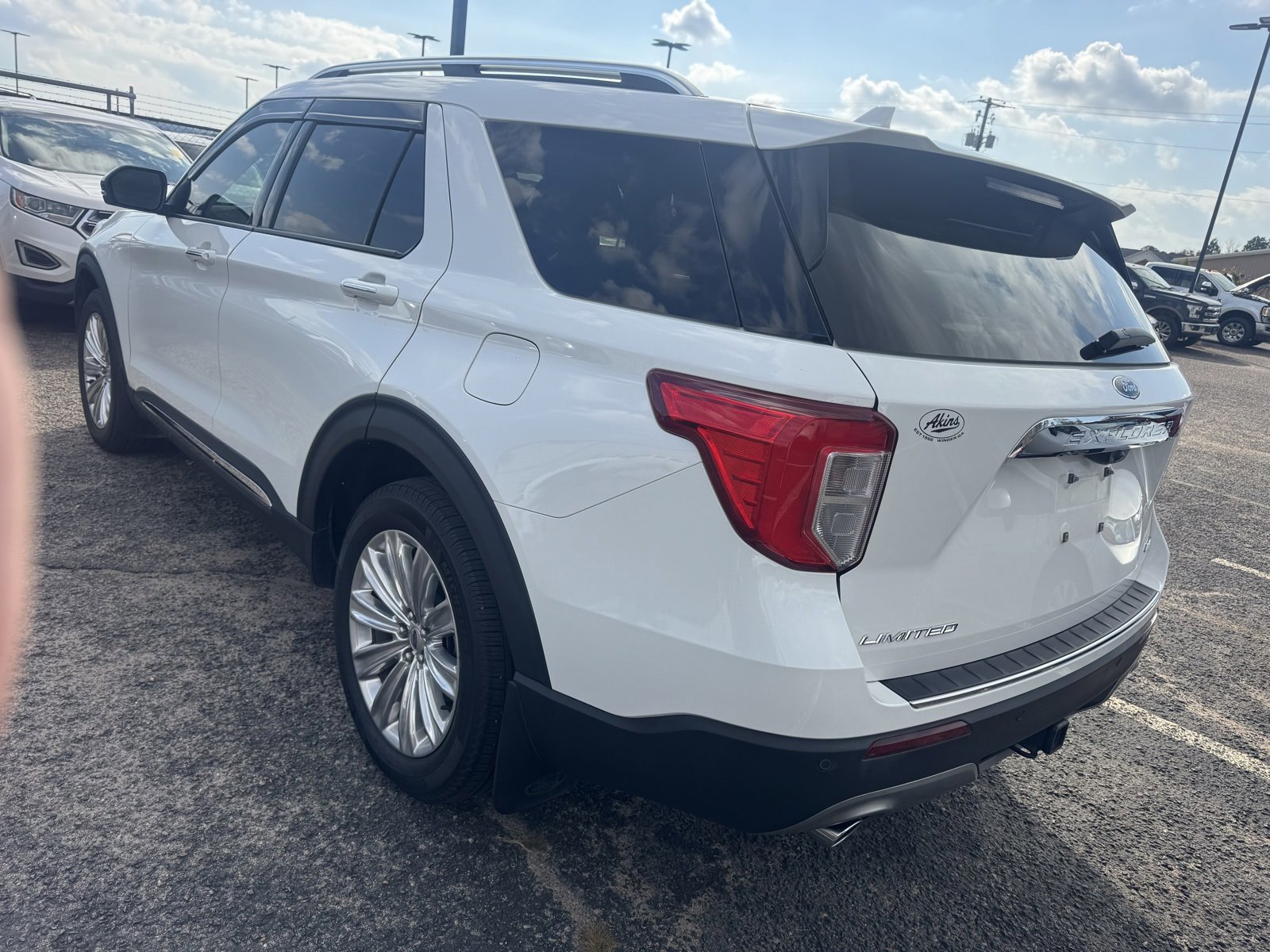 Certified 2023 Ford Explorer Limited w/ Equipment Group 301A image 3