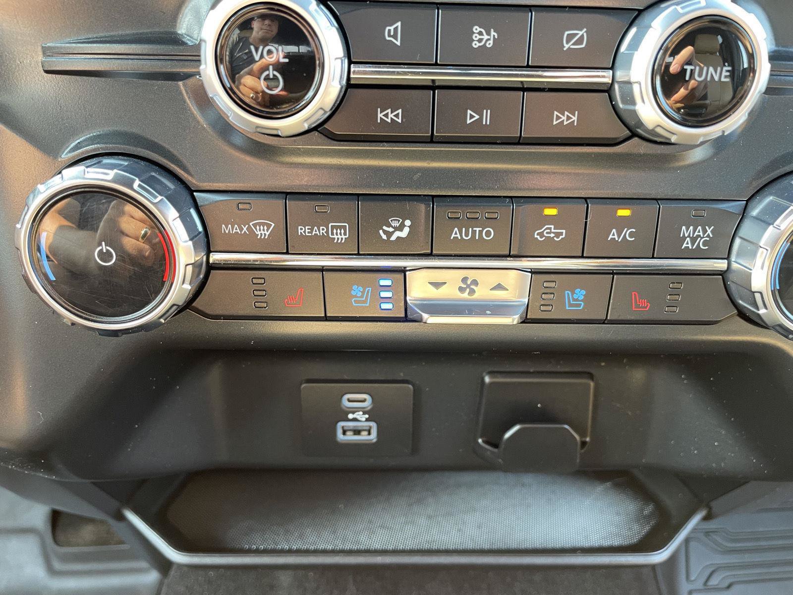 Certified 2022 Ford F150 Lariat w/ Max Trailer Tow Package AWD/4WD image 28