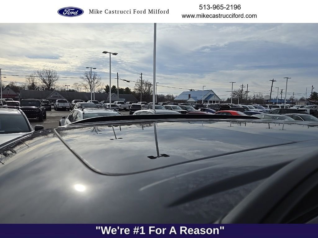 Certified 2024 Ford Explorer XLT w/ Equipment Group 202A image 9