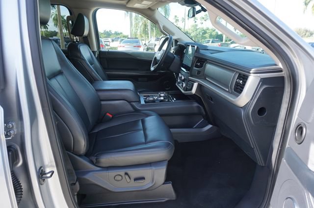 Certified 2023 Ford Expedition XLT RWD image 3