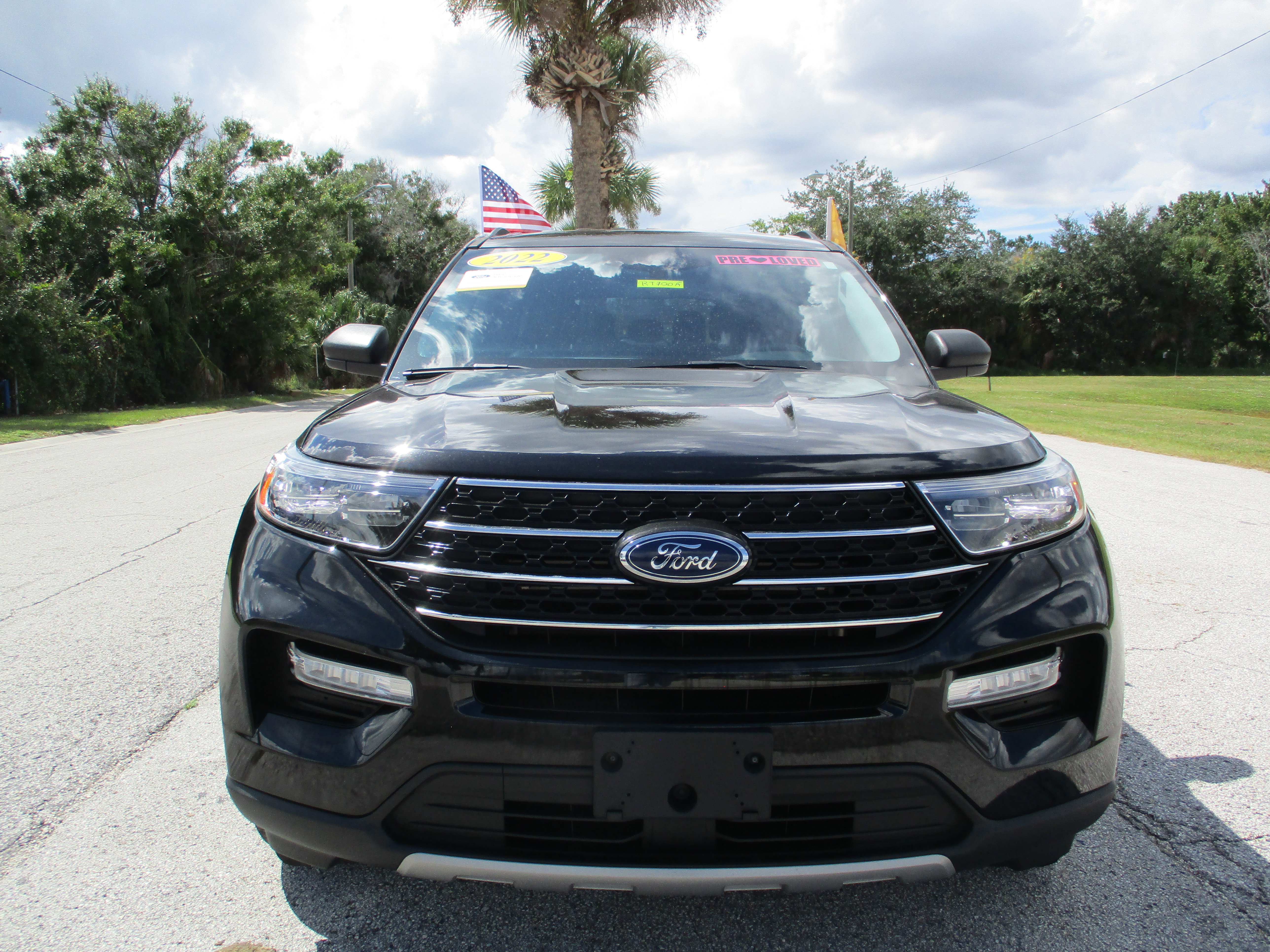 Certified 2022 Ford Explorer XLT w/ Equipment Group 202A image 8