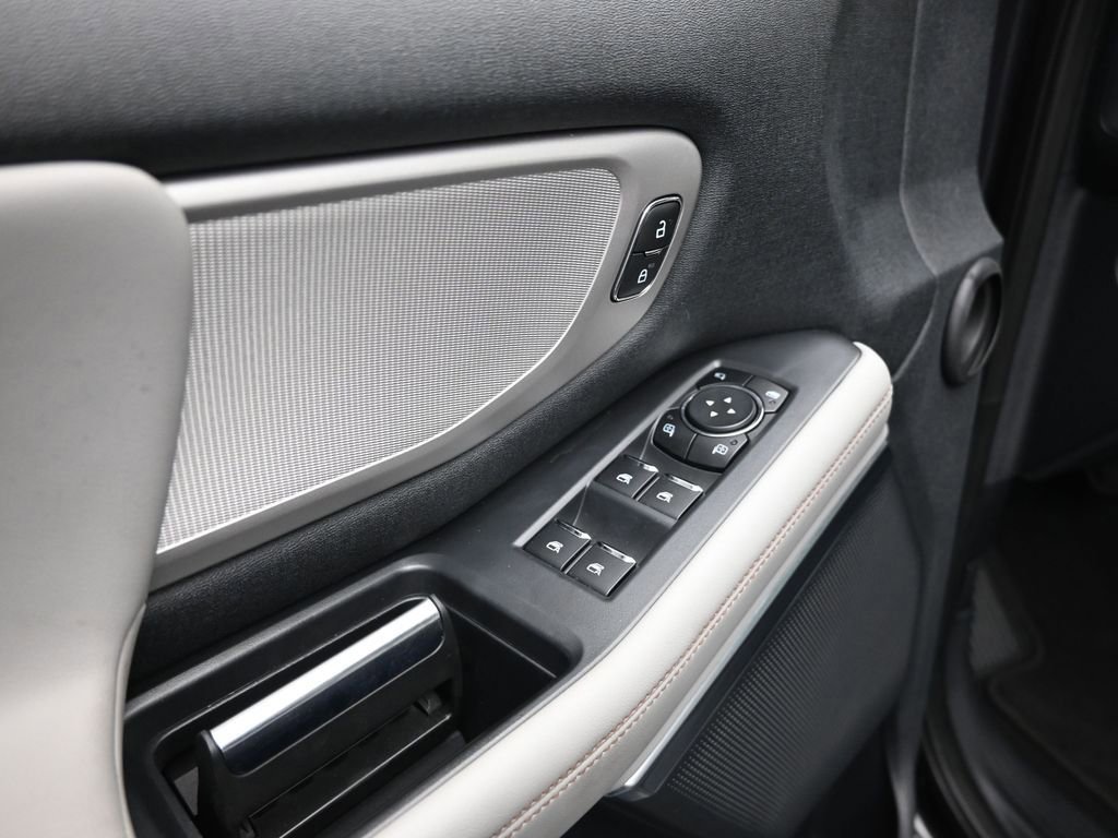 Certified 2025 Ford Expedition Active image 38