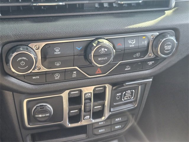 Used 2025 Jeep Gladiator Sport image 24