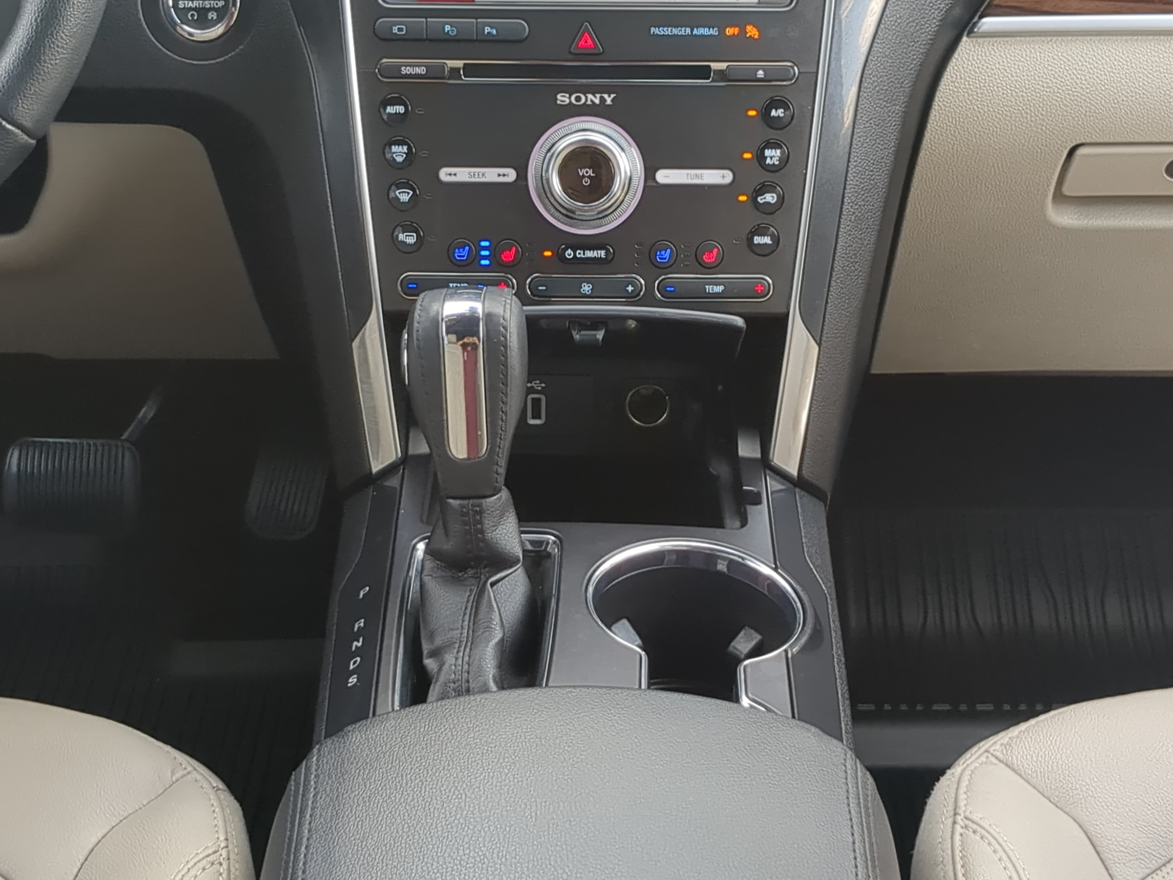 Certified 2018 Ford Explorer Limited w/ Equipment Group 301A FWD image 17