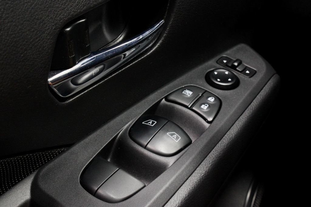 Used 2024 Nissan Kicks SV FWD image 25