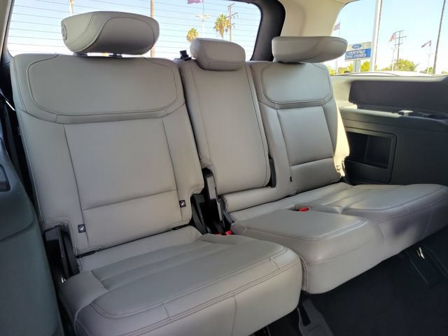 Certified 2025 Ford Expedition Active AWD/4WD image 21
