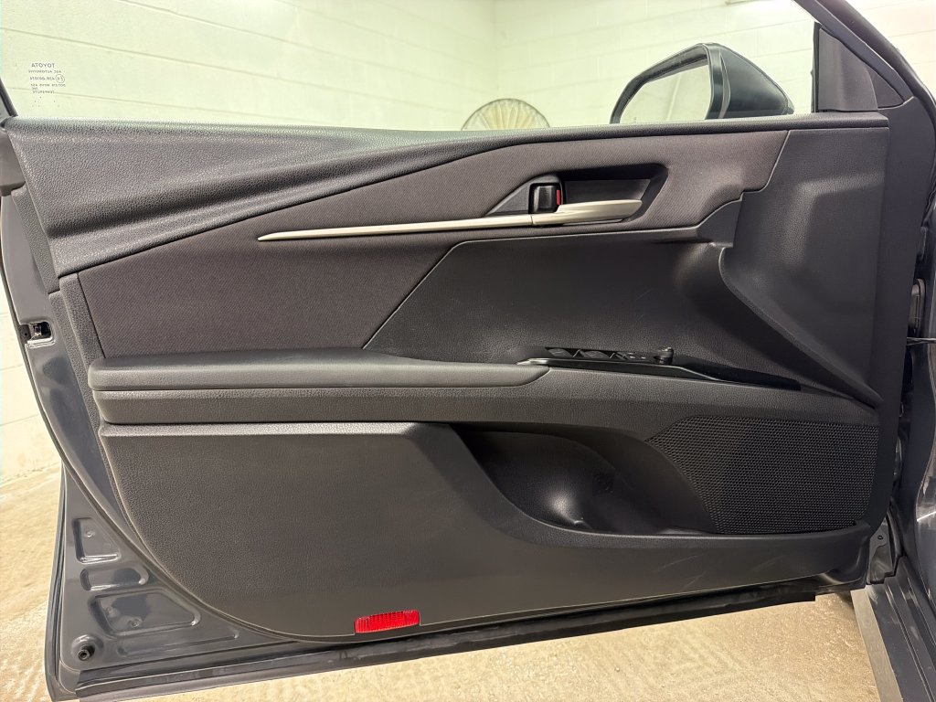Used 2025 Toyota Camry LE FWD image 16