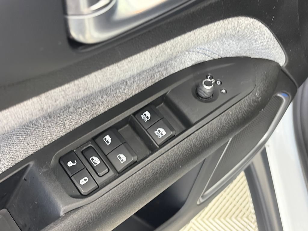 Used 2023 Jeep Compass Sport image 25