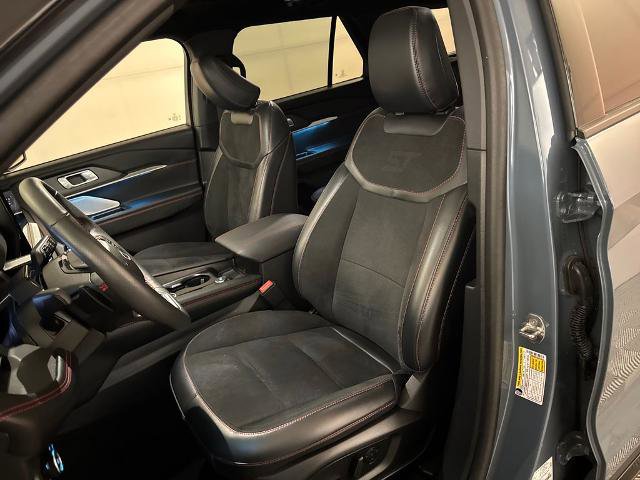 Certified 2025 Ford Explorer ST w/ Sun And Sound Package AWD/4WD image 13