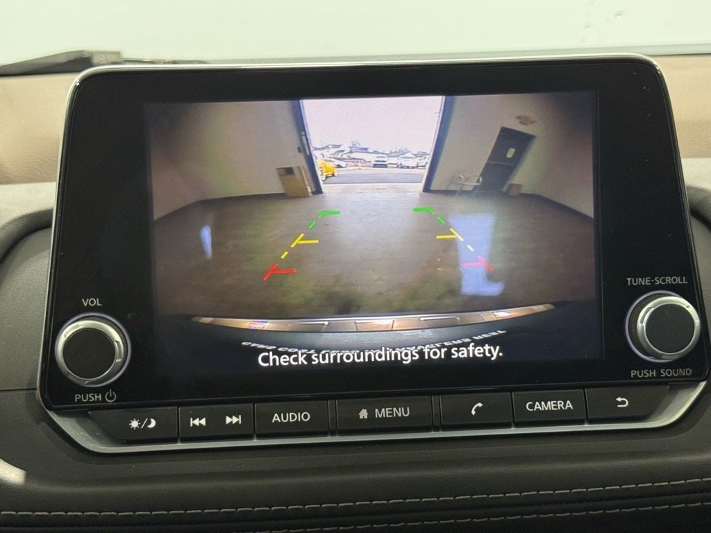 Used 2023 Nissan Rogue SV image 25