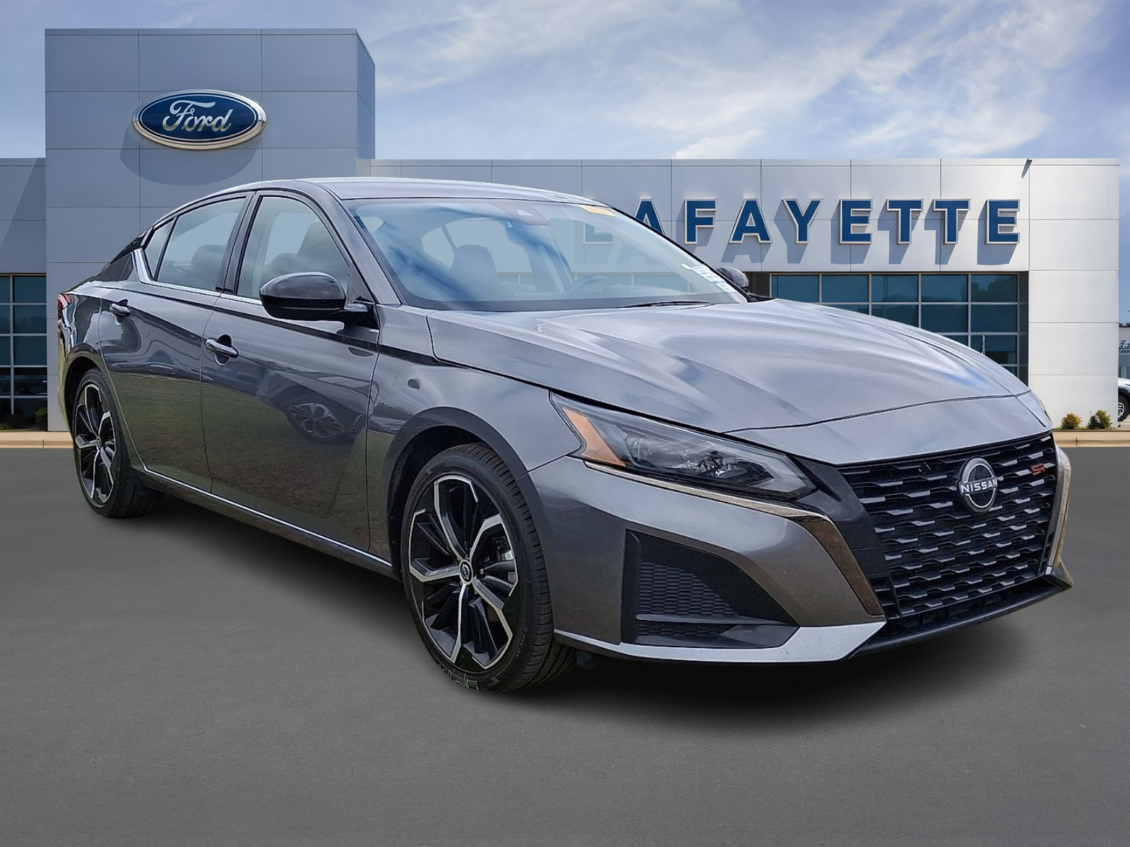 Used 2024 Nissan Altima 2.5 SR FWD image 1