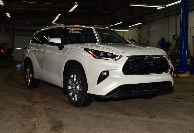 Used 2021 Toyota Highlander Limited image 7