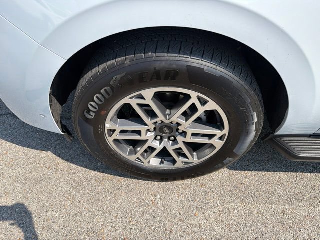 Certified 2025 Ford Expedition Active RWD image 19