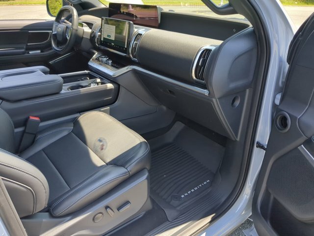 Certified 2025 Ford Expedition Max Platinum w/ Stealth Performance Package AWD/4WD image 39