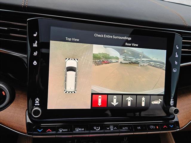 Used 2024 Jeep Grand Wagoneer Series III AWD/4WD image 12