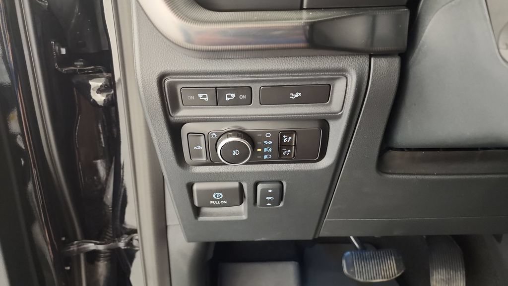 Certified 2024 Ford F150 Lariat AWD/4WD image 28