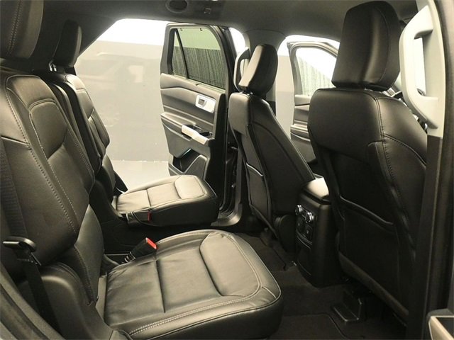 Certified 2022 Ford Explorer Limited w/ Limited Technology Package image 18