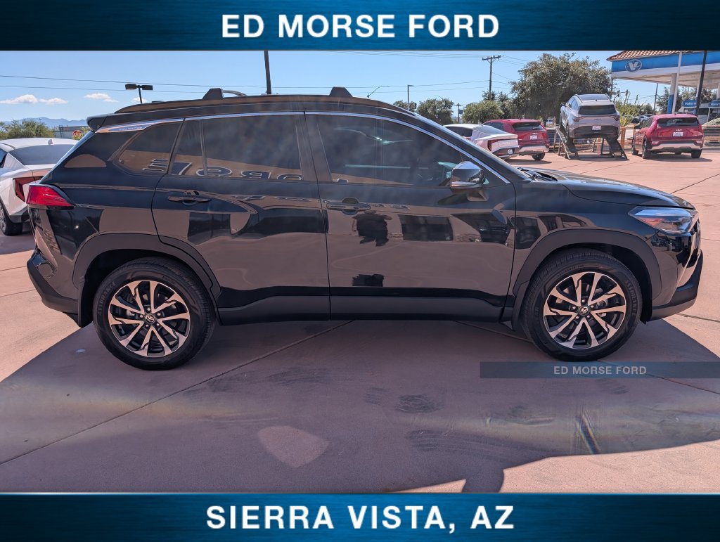 Used 2025 Toyota Corolla Cross XLE AWD/4WD image 6