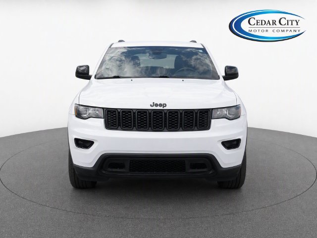 Used 2018 Jeep Grand Cherokee Laredo AWD/4WD image 4